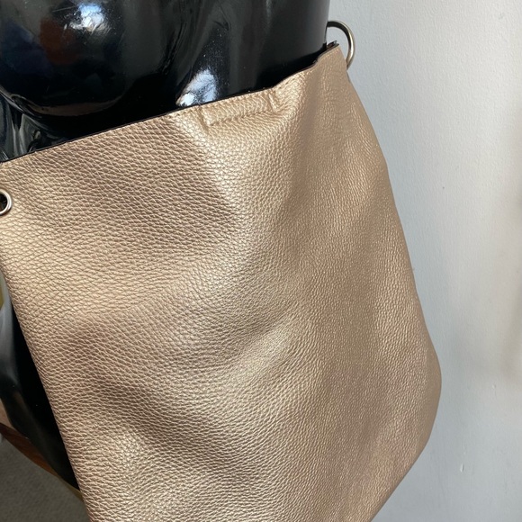 CO LAB Golden purse with inside leopard zip and snap closure. - Picture 15 of 16